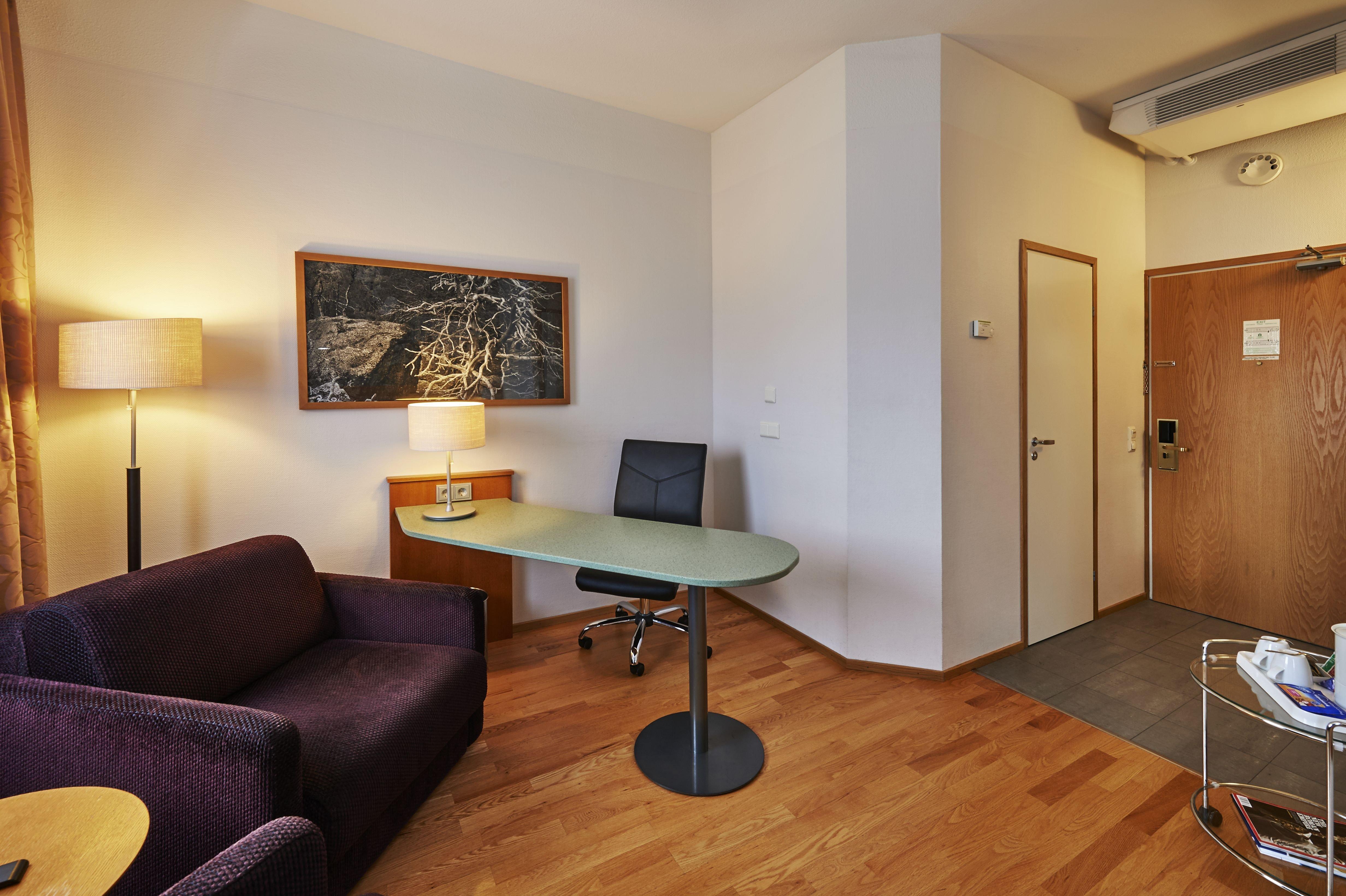 Holiday Inn Helsinki-Vantaa Airport By Ihg Exterior foto